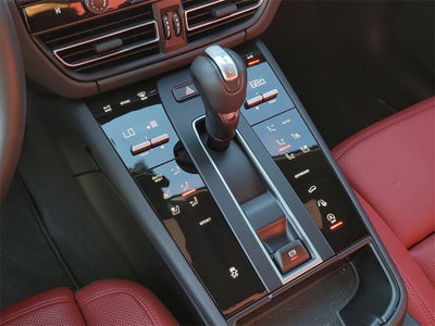 2025 Porsche Macan Base