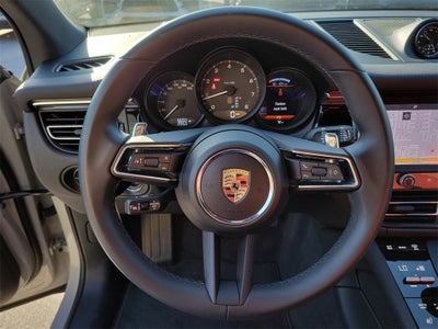 2025 Porsche Macan Base