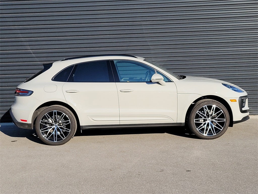 2025 Porsche Macan Base