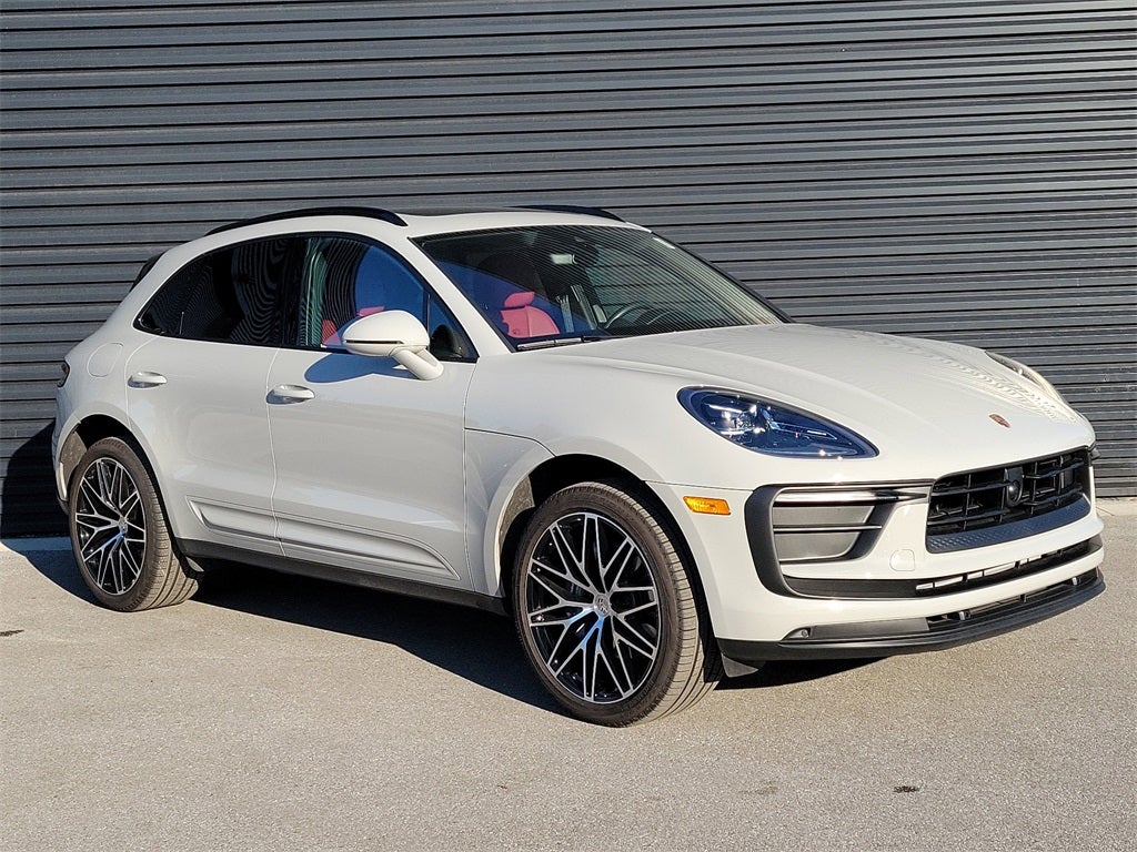 2025 Porsche Macan Base