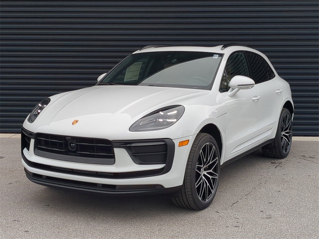 2026 Porsche Macan Base