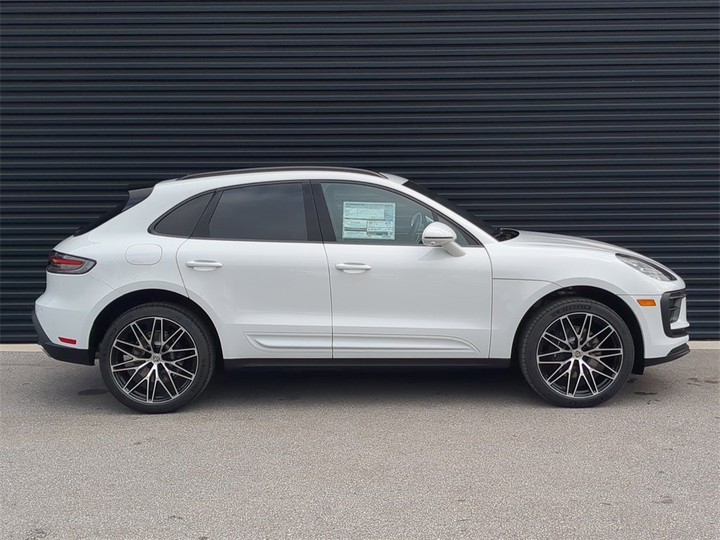 2026 Porsche Macan Base