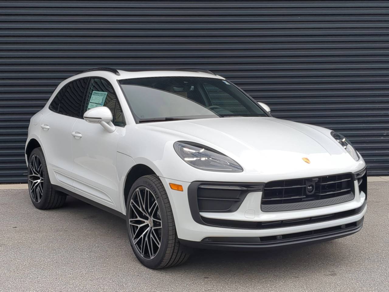 2026 Porsche Macan Base