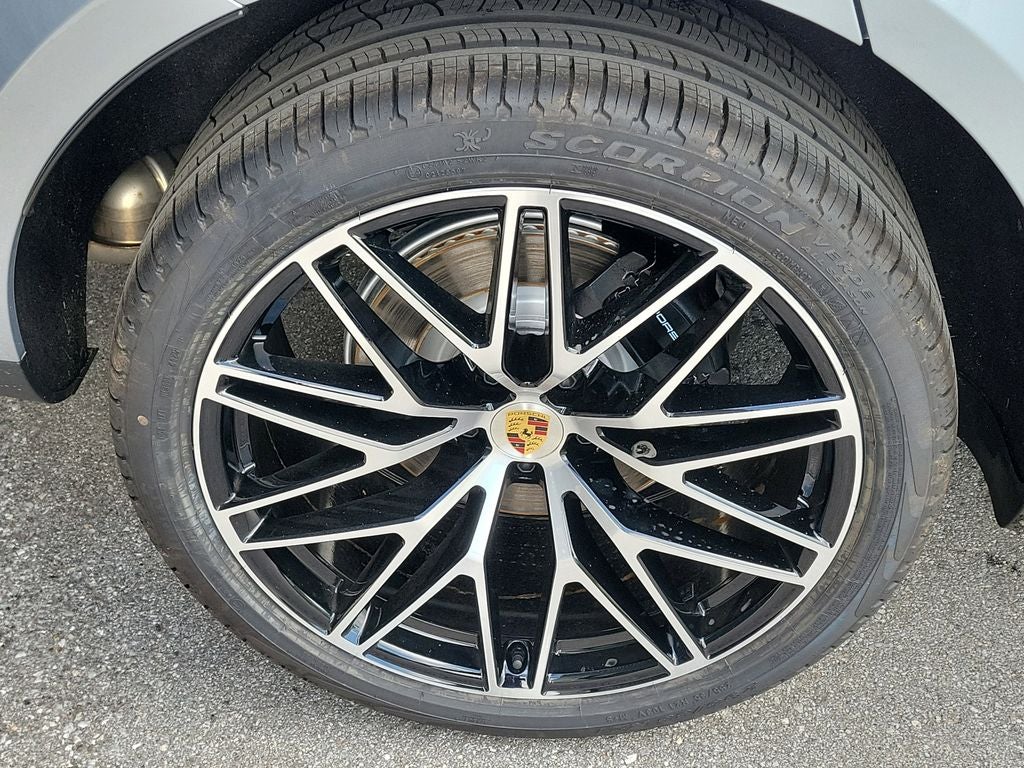 2026 Porsche Macan Base