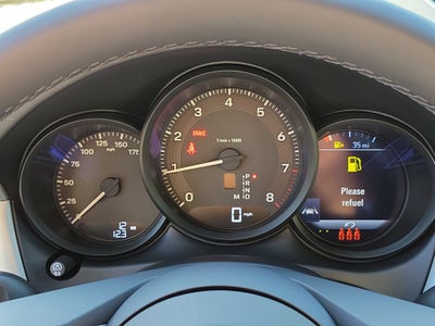 2026 Porsche Macan Base