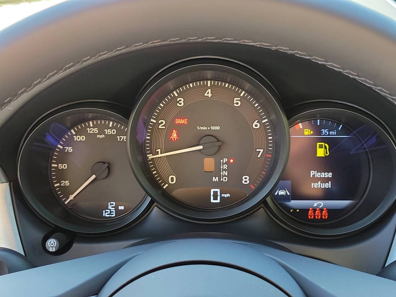 2026 Porsche Macan Base