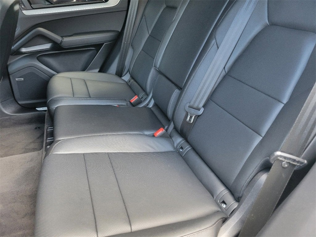 2025 Porsche Cayenne Base