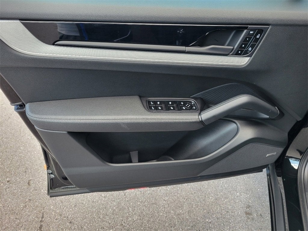 2025 Porsche Cayenne Base