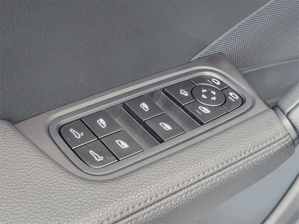 2025 Porsche Cayenne Base