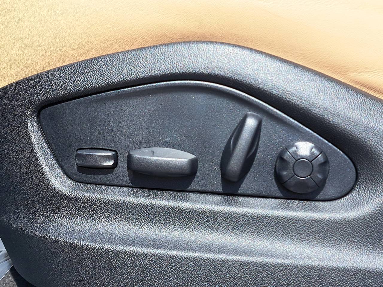 2025 Porsche Cayenne Base