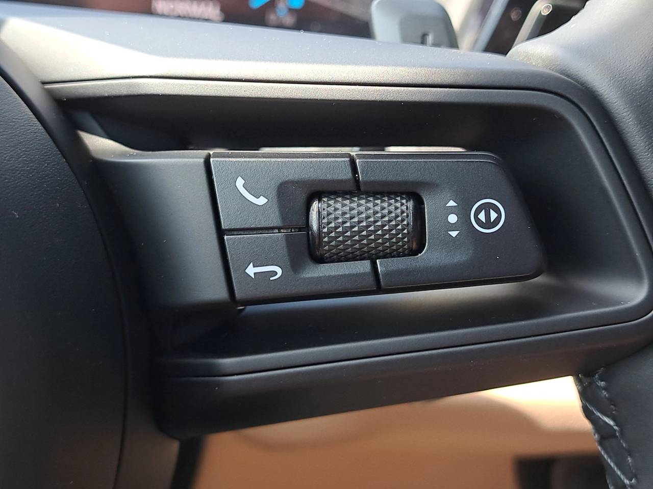 2025 Porsche Cayenne Base