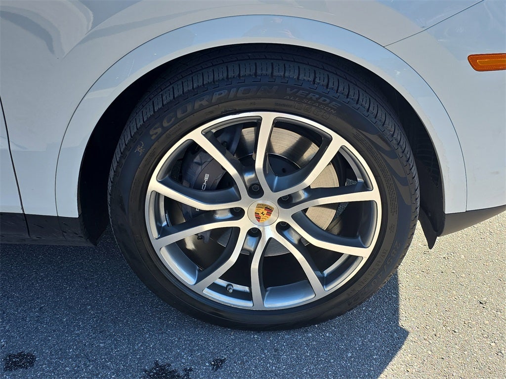 2023 Porsche Cayenne Base