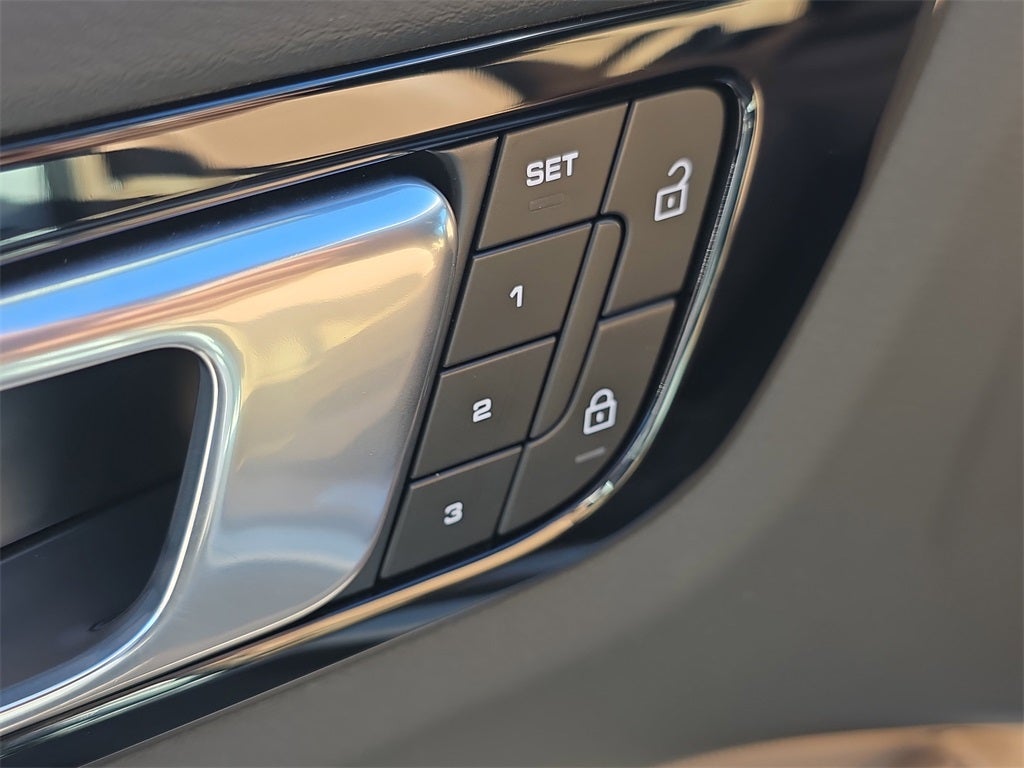 2023 Porsche Cayenne Base