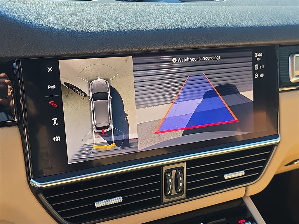 2023 Porsche Cayenne Base