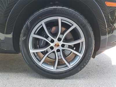 2025 Porsche Cayenne Base