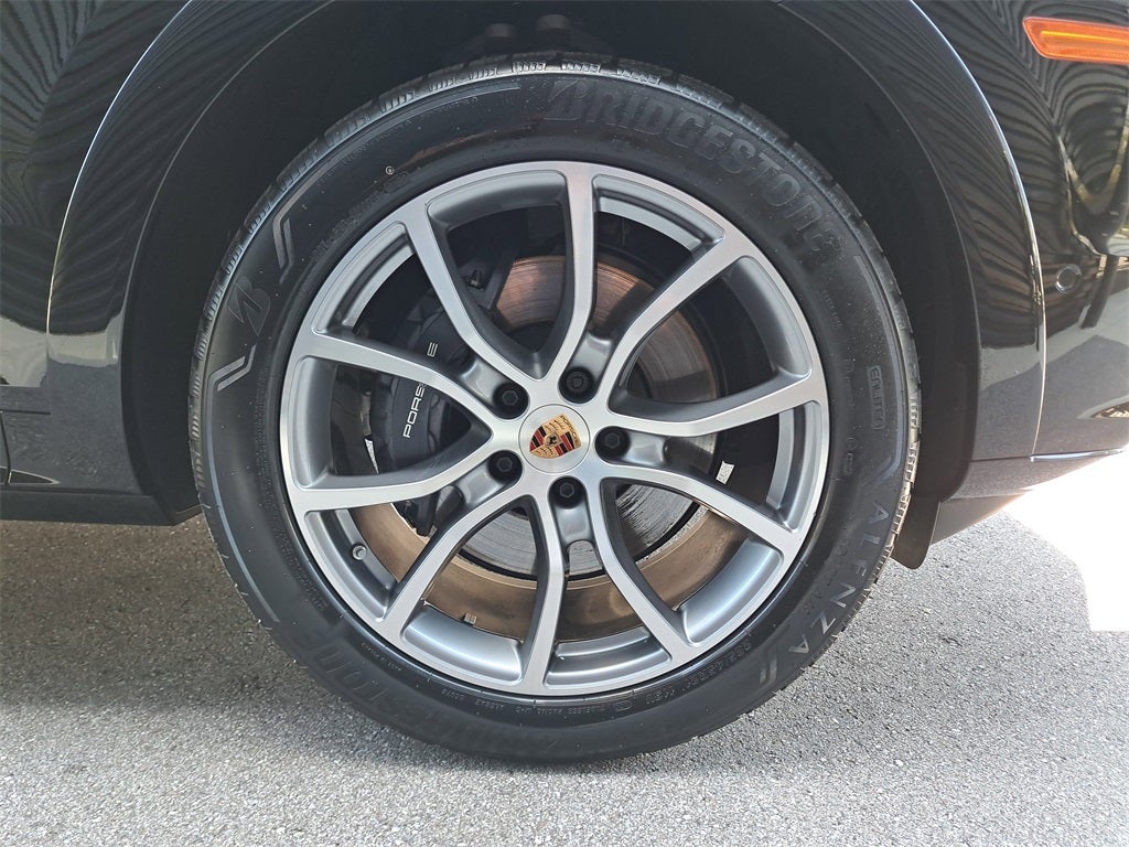 2025 Porsche Cayenne Base