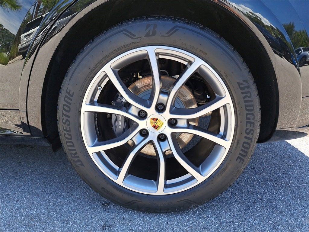 2025 Porsche Cayenne Base