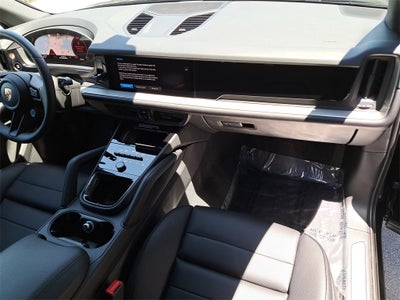 2025 Porsche Cayenne Base