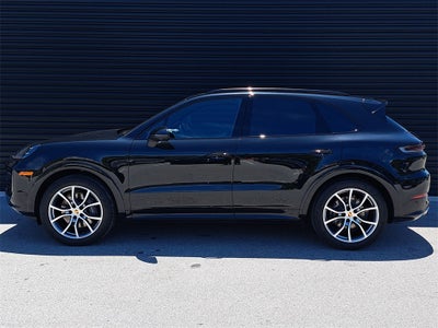 2025 Porsche Cayenne Base