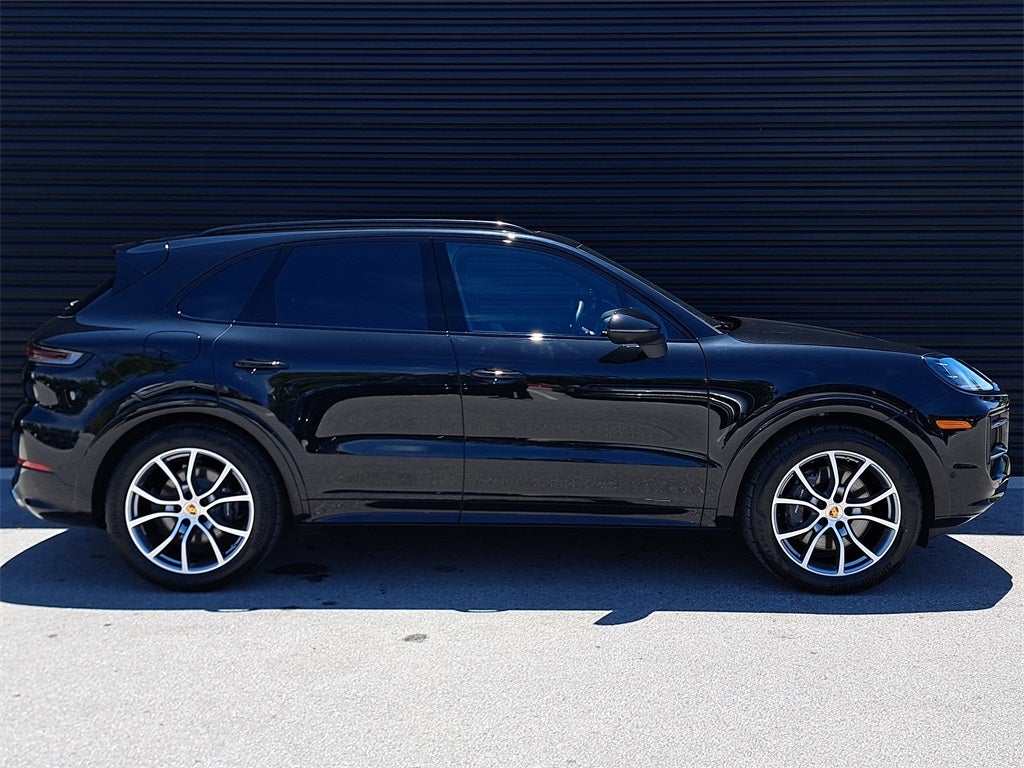 2025 Porsche Cayenne Base