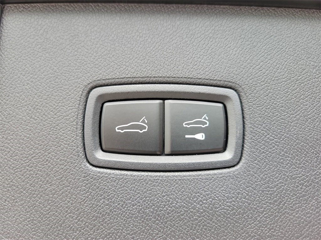 2025 Porsche Cayenne Base