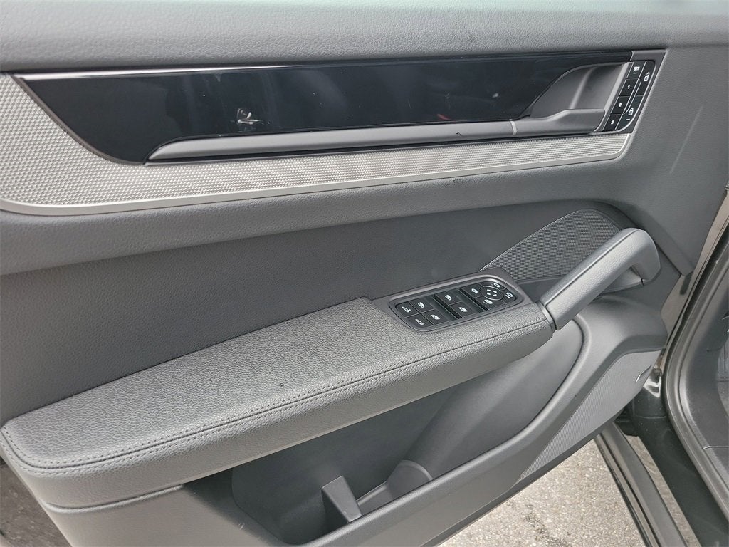 2025 Porsche Cayenne Base