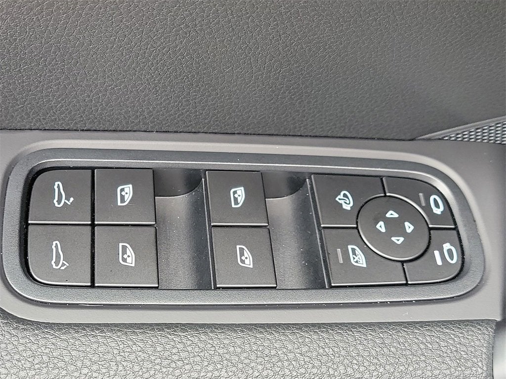 2025 Porsche Cayenne Base