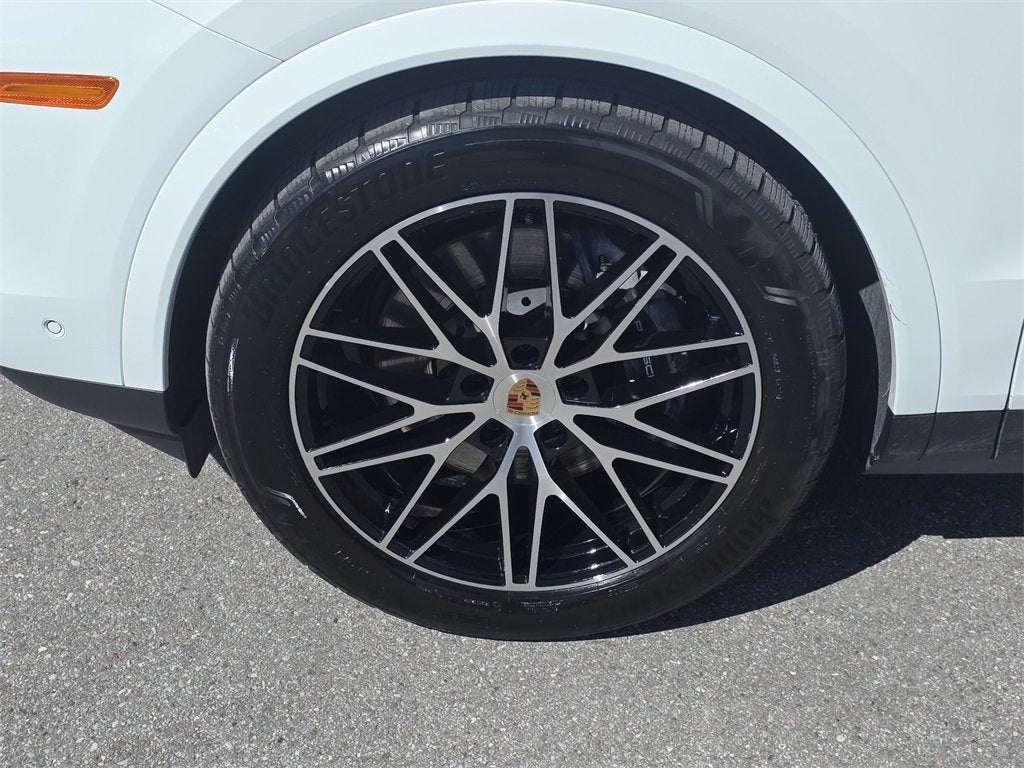 2025 Porsche Cayenne Base