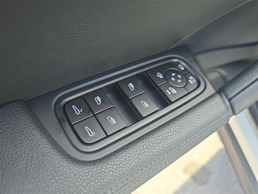 2025 Porsche Cayenne Base