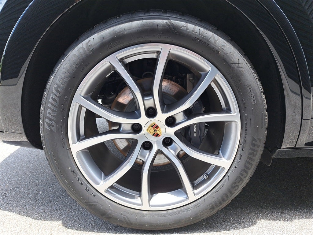 2025 Porsche Cayenne Base