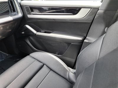 2025 Porsche Cayenne Base