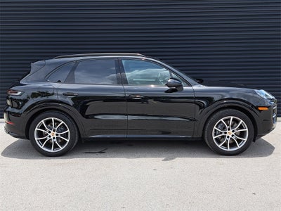 2025 Porsche Cayenne Base