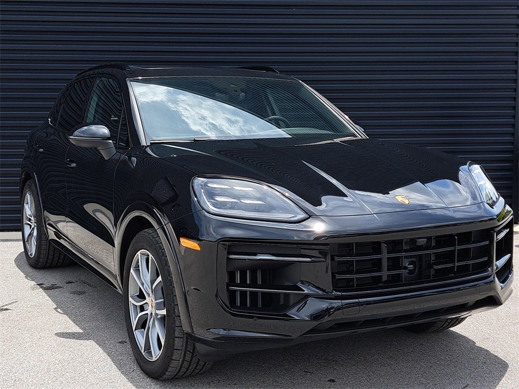 2025 Porsche Cayenne Base