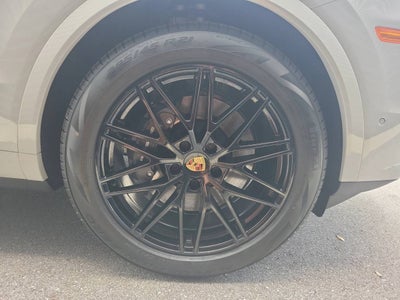 2025 Porsche Cayenne Base