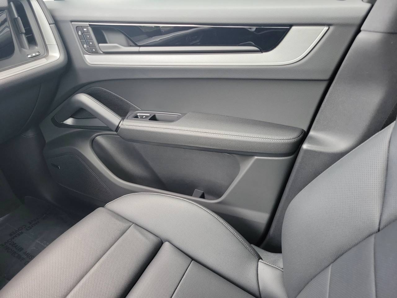 2025 Porsche Cayenne Base