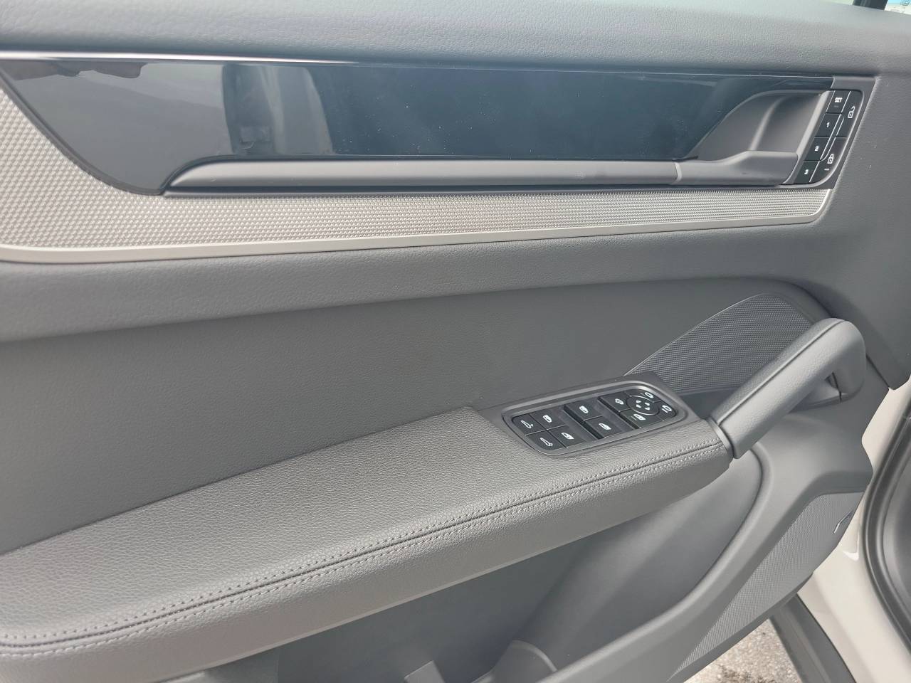 2025 Porsche Cayenne Base