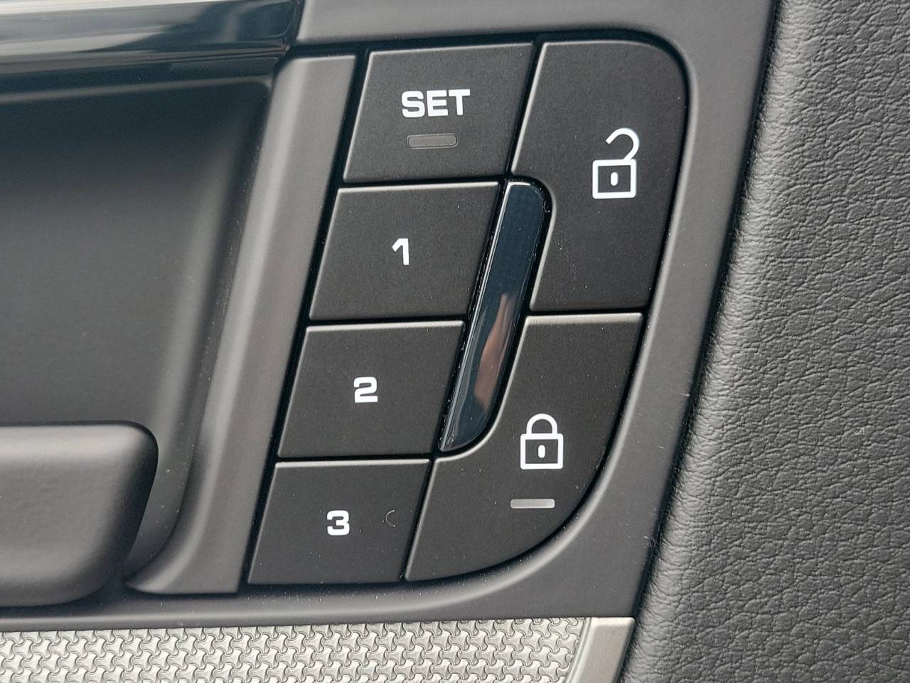 2025 Porsche Cayenne Base