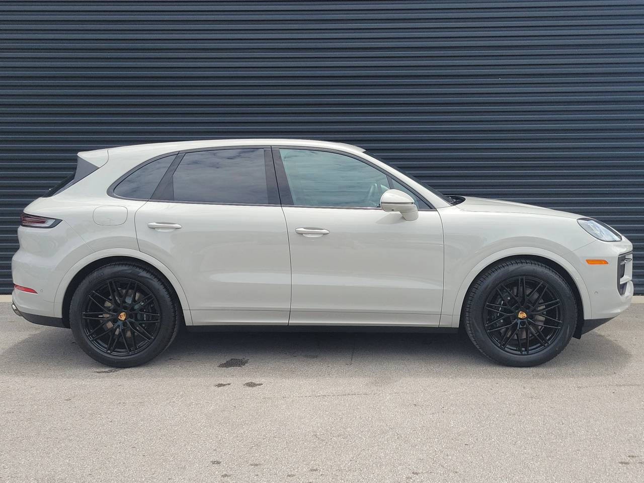 2025 Porsche Cayenne Base