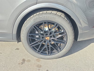 2025 Porsche Cayenne Base