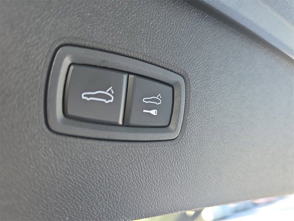 2025 Porsche Cayenne Base