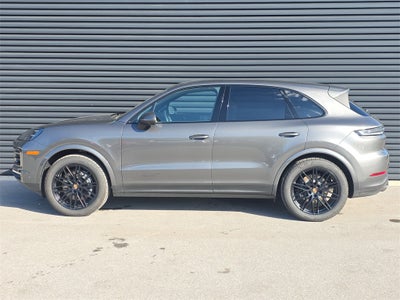 2025 Porsche Cayenne Base