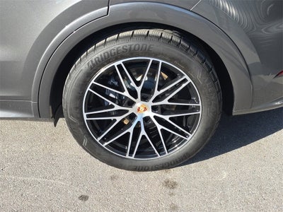 2025 Porsche Cayenne Base