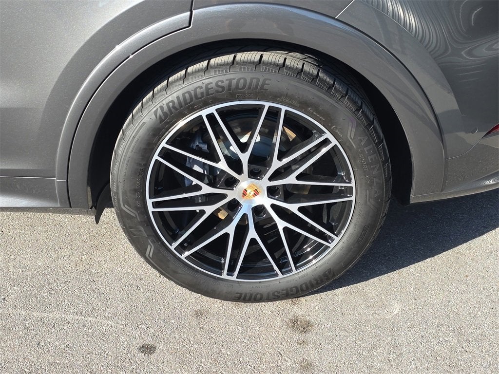 2025 Porsche Cayenne Base