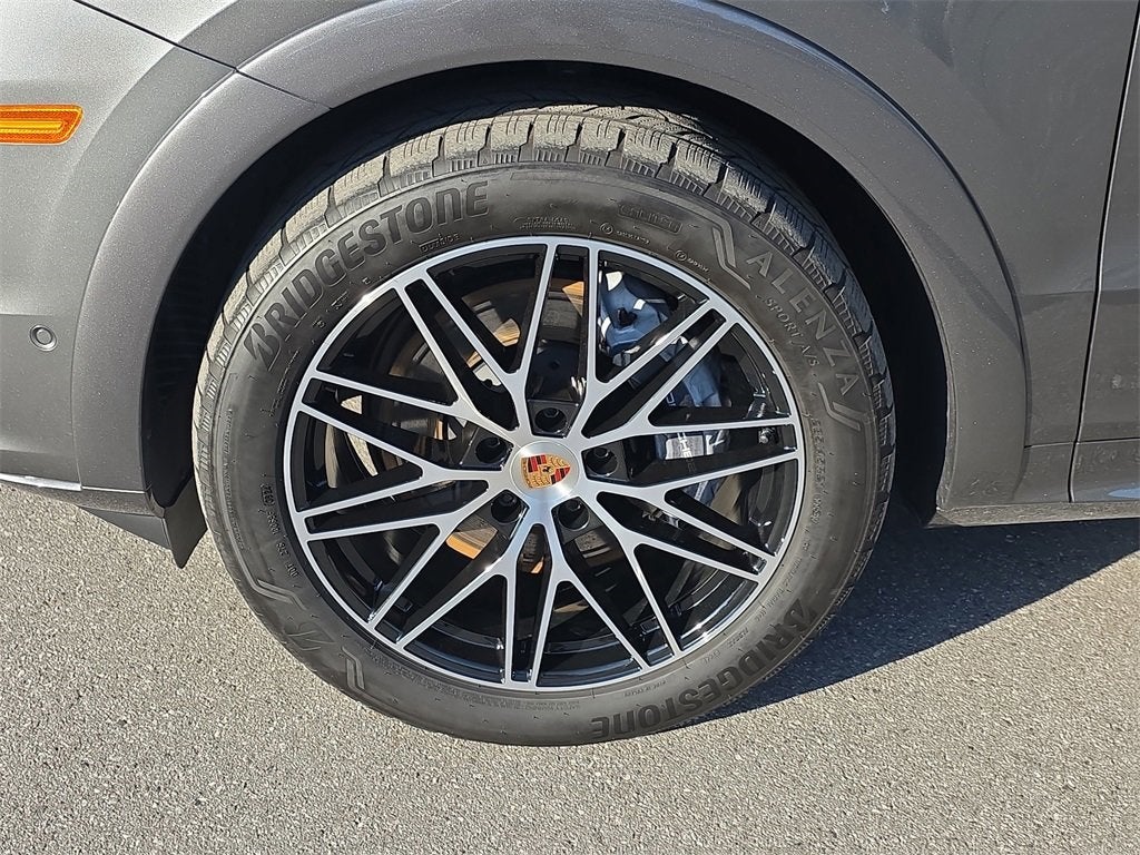 2025 Porsche Cayenne Base