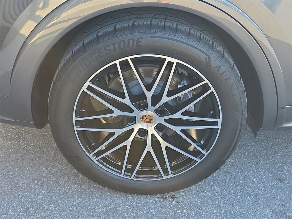 2025 Porsche Cayenne Base