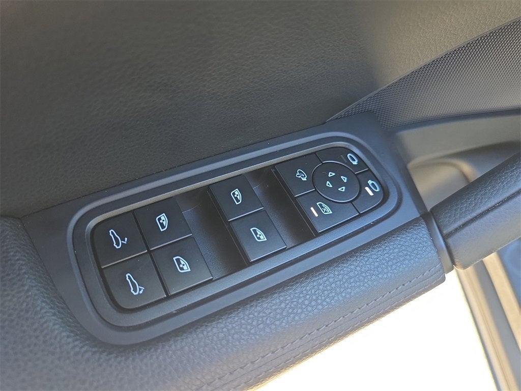 2025 Porsche Cayenne Base