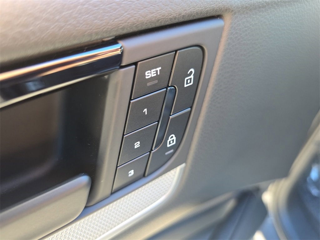 2025 Porsche Cayenne Base