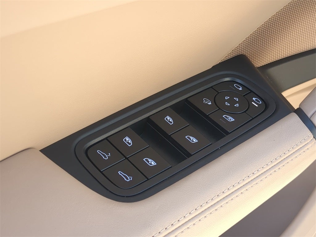 2025 Porsche Cayenne Base