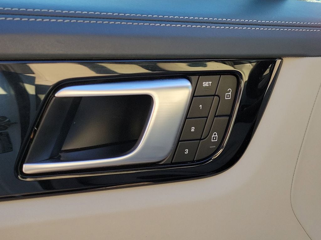 2022 Porsche Cayenne Base