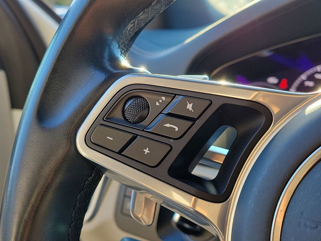 2022 Porsche Cayenne Base